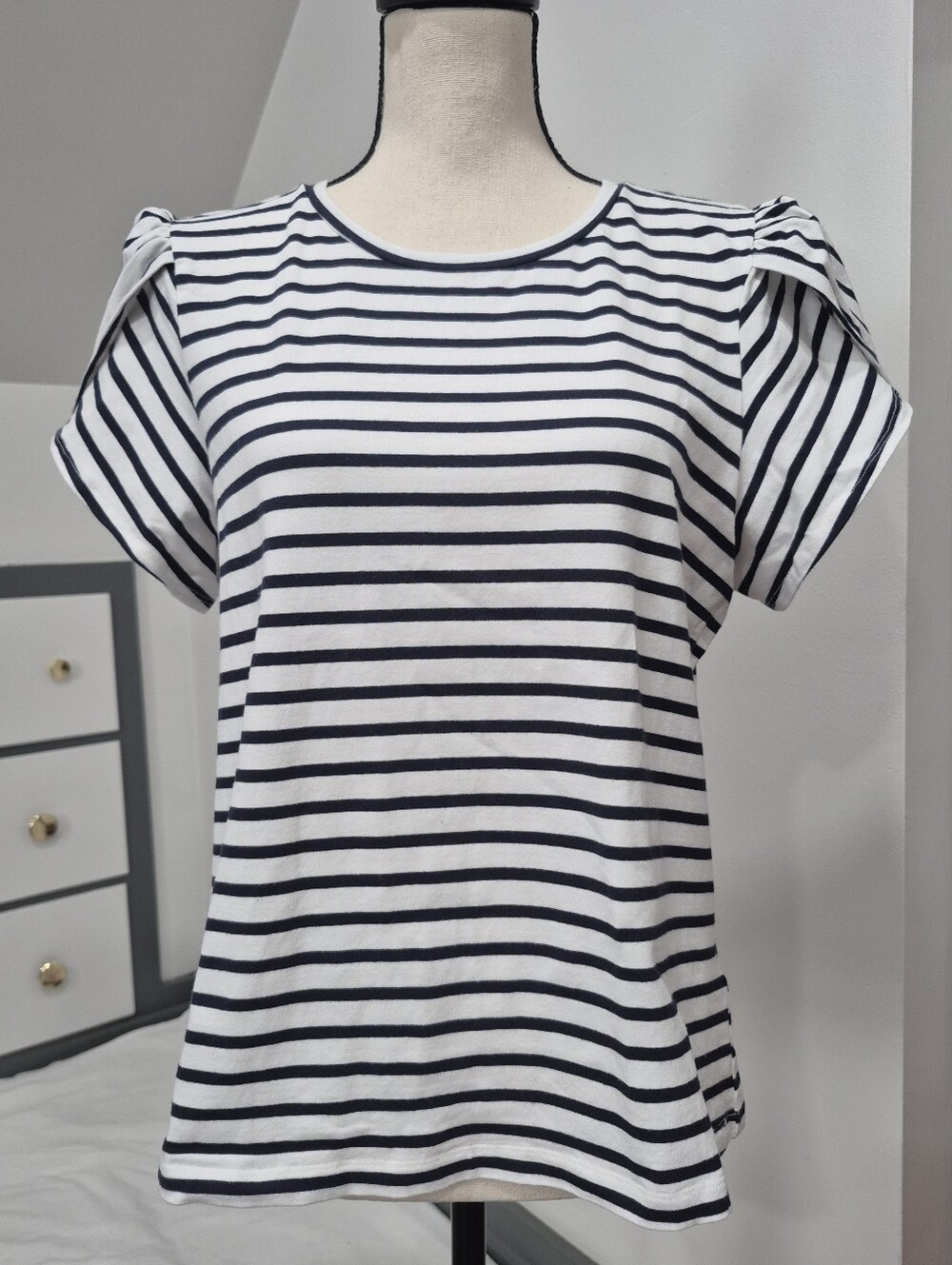 EUC Draper James Tulip Sleeve Striped Top